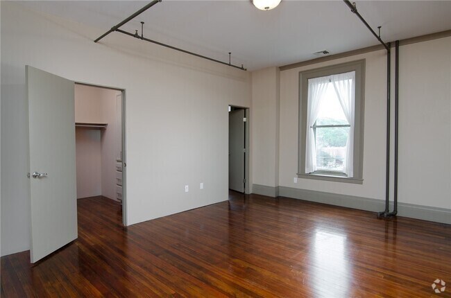 Building Photo - 401 W Main St Unit 32,Penthouse East
