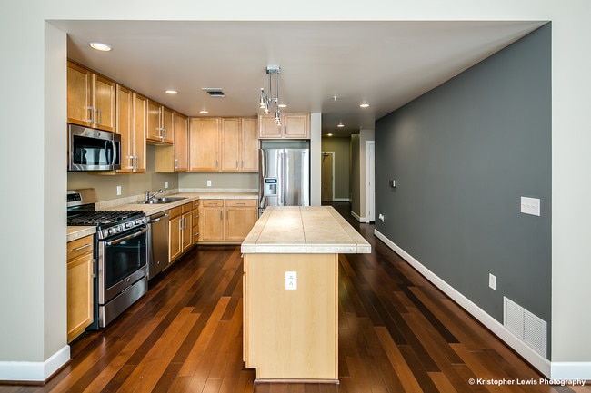 Photo - 1630 N Clarkson St Unit 604