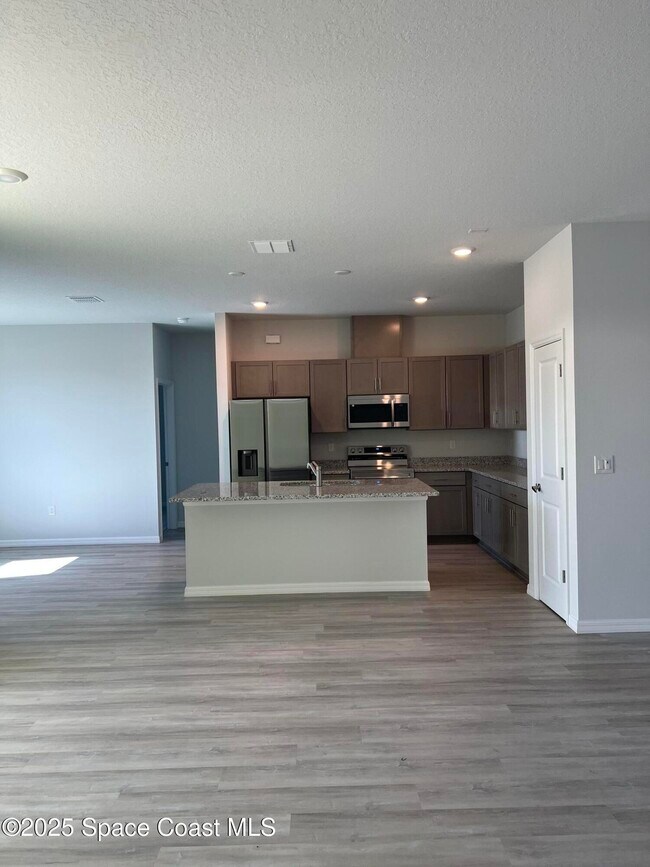 Photo - 542 Lambright St SW