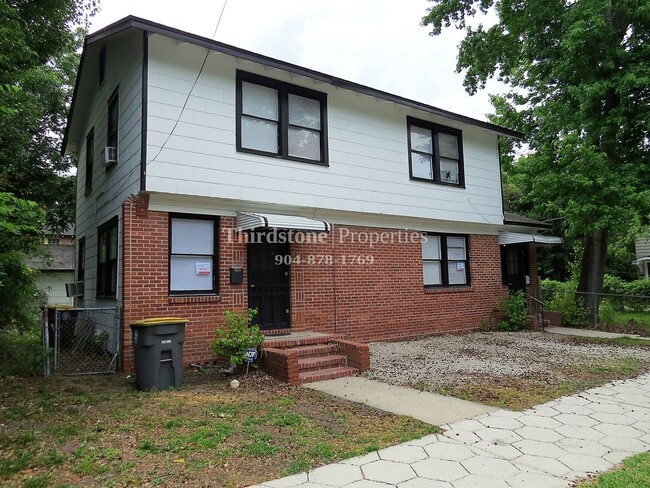Building Photo - 1206 Cherry St Rental