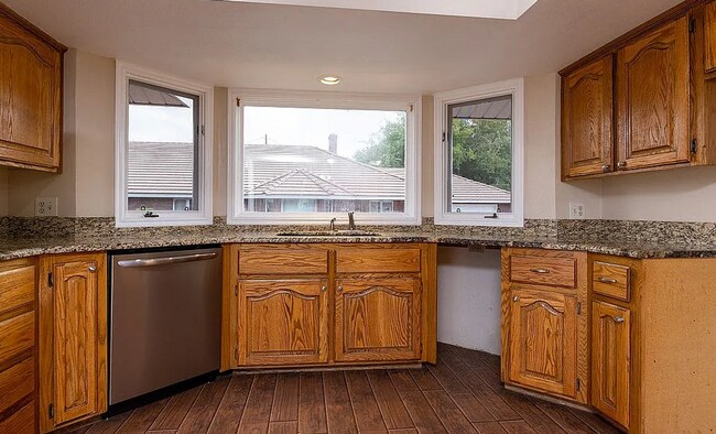 Photo - Large Townhome Located Downtown