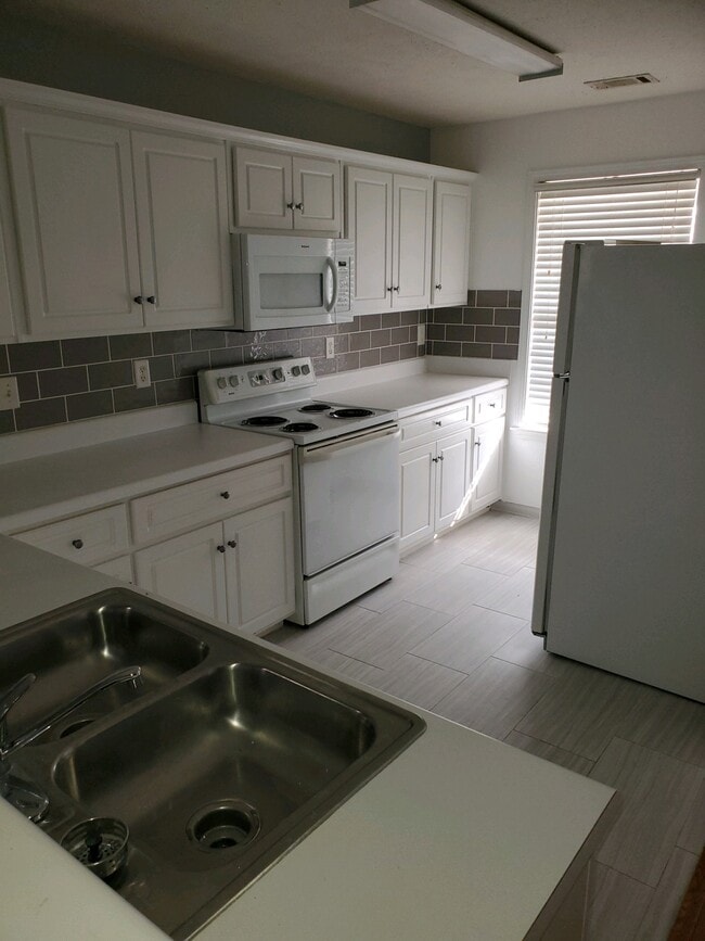 Photo - 162 Crestland Dr