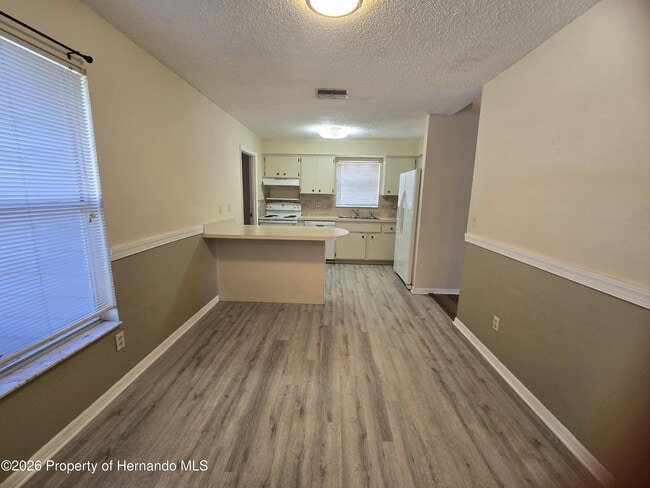 Photo - 13436 White Plains St