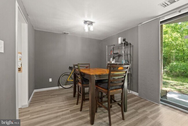 Photo - 3352 Huntley Sq Dr Unit T