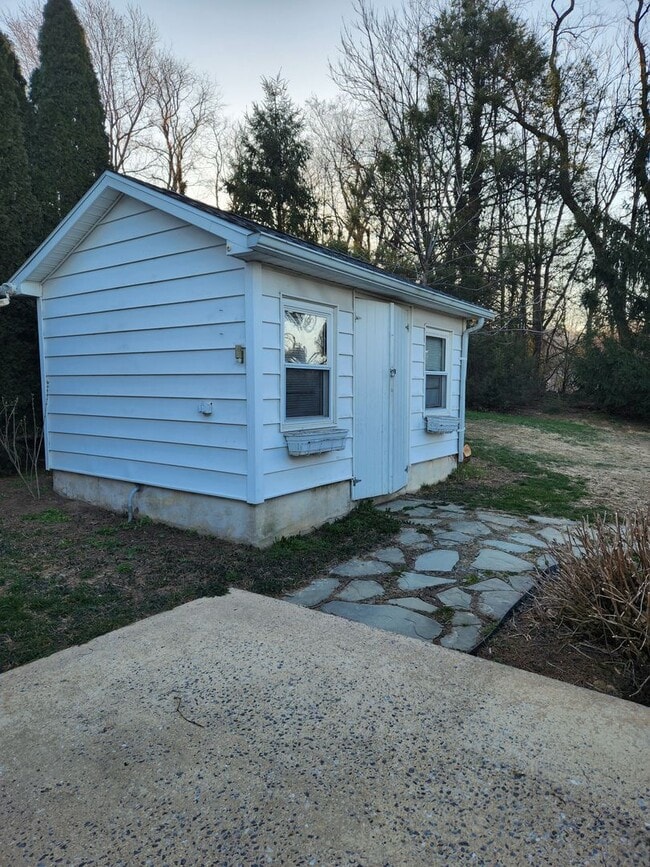 Photo - 344 Woodland View Dr