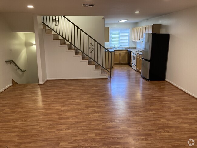 Building Photo - 2559 S Sepulveda Blvd Unit #2 Rental