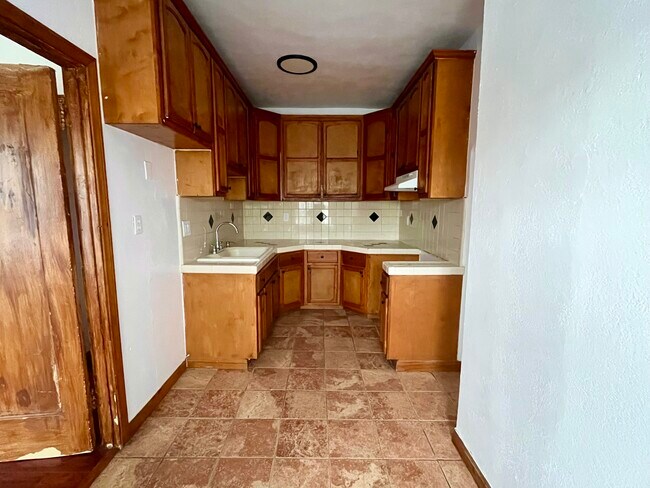 Photo - 1172 N Kingsley Dr