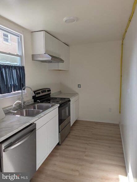 Photo - 4 E Lawton St