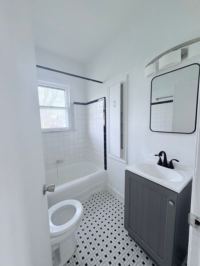 Photo - 1572-1580_E_MAYNARD AVE Unidad 1580