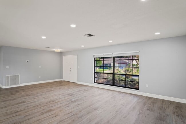Photo - 8312 Roxboro Dr