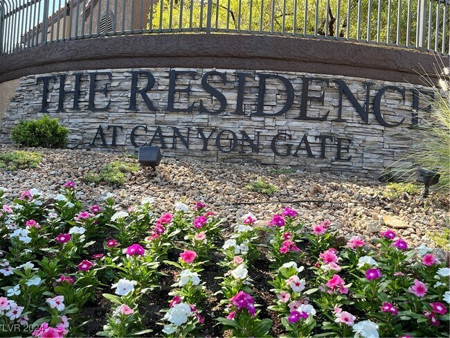 Photo - 2200 S Fort Apache Rd Unidad 2028