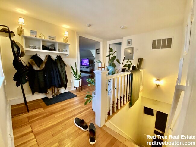 Photo - 24 Grovenor Rd Unit 4