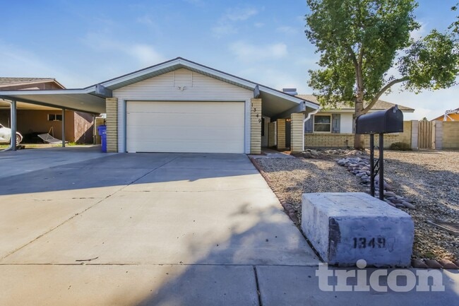 Photo - 1349 W Morrow Dr