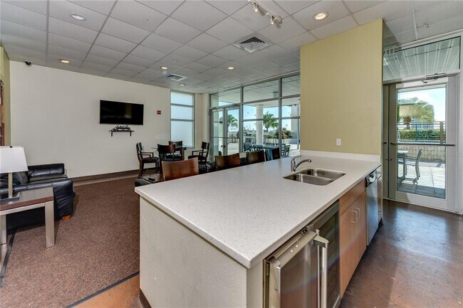 Photo - 1208 E Kennedy Blvd Unidad 724