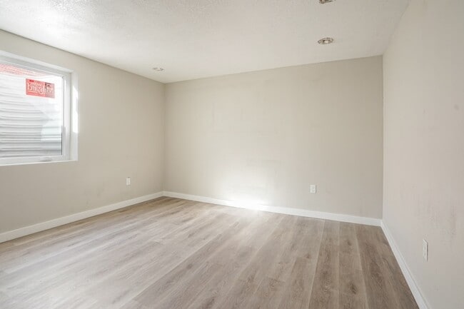 Dormitorio espacioso - 237 W 16th St Unidad 237 W 16th Street