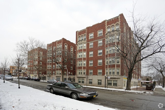 Building Photo - 7350 S Phillips Ave