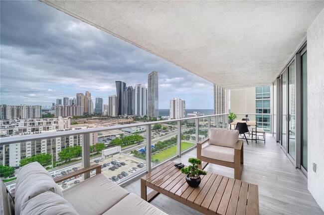 Balcony - 300 Sunny Isles Blvd Condominio Unidad #4-1701