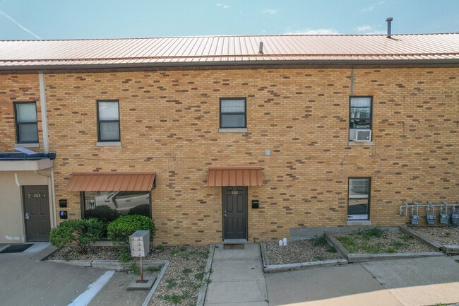 Photo - 202 E Franklin St Unit 1