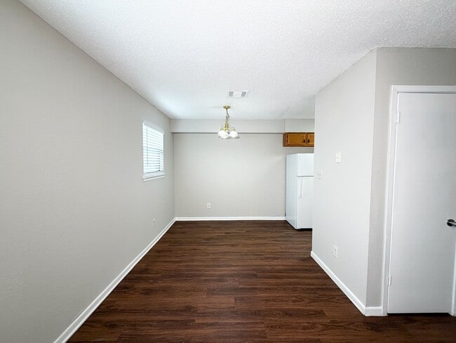 Photo - Stoneridge Apartments Unit H