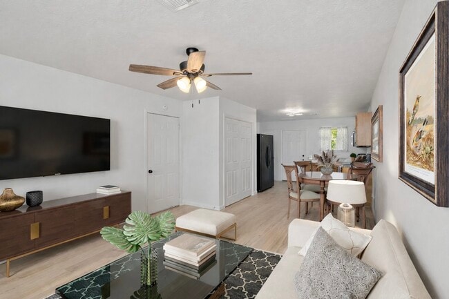 Photo - 1112 Shellie Ln Unit A