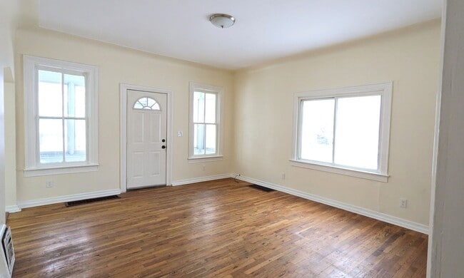 Photo - 1241 7th St Unit 2-FRONT