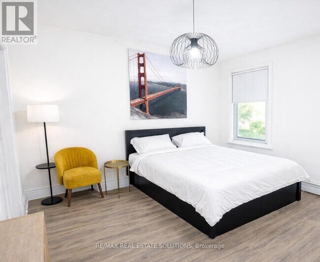 Photo - 206 Bathurst St Unité Upper