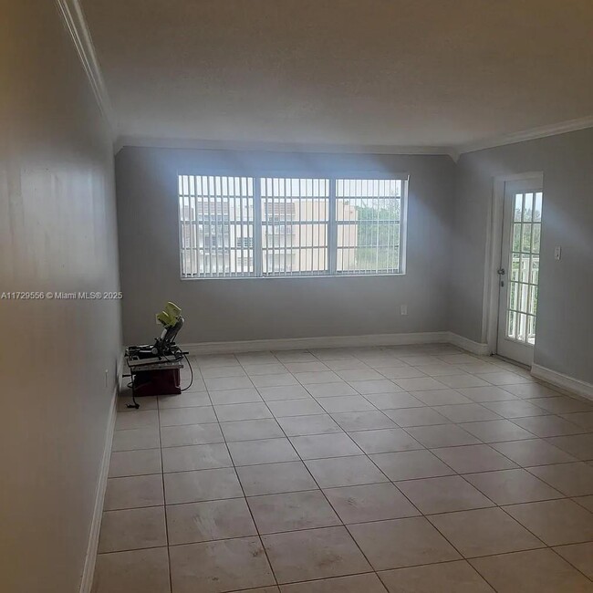 Photo - 6960 Miami Gardens Dr Unidad 2-531 Rental