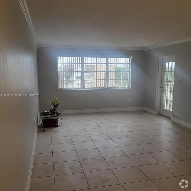 Building Photo - 6960 Miami Gardens Dr Unit 2-531 Rental