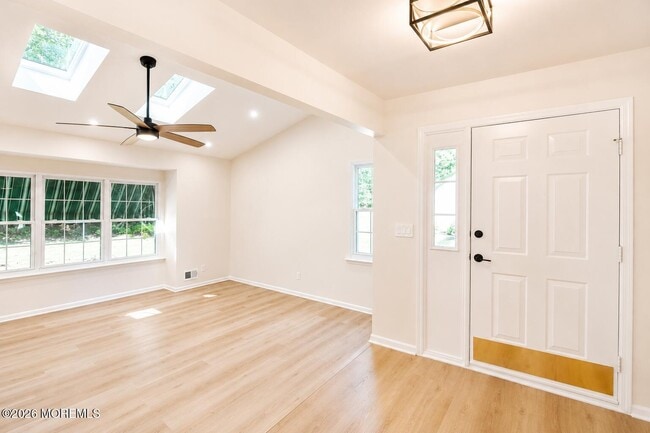 Photo - 99 Oak Ln