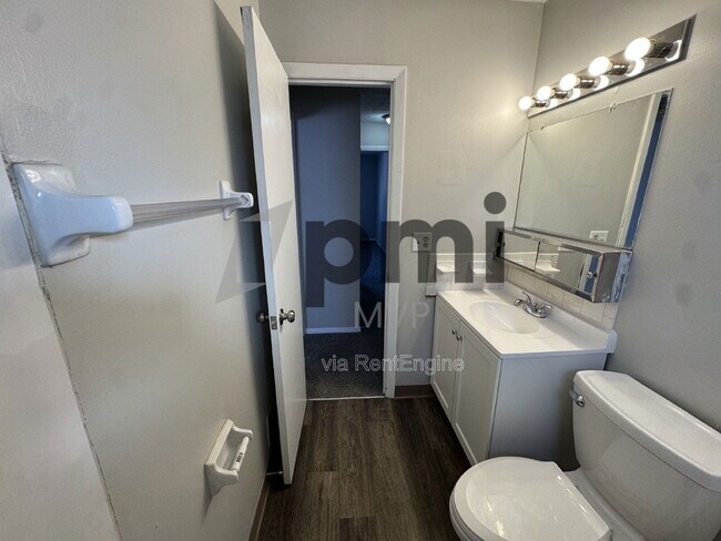 Photo - 4056 Carlton Ave Unit B