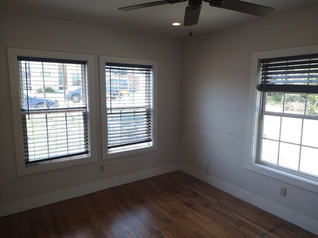 Photo - Cute Studio apartment close to 71,Airport and Downtown