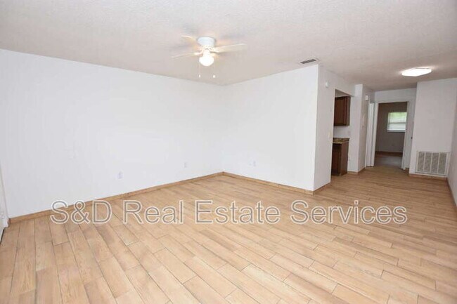 Photo - 613 Robin Rd Unit 5