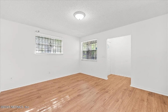 Photo - 1603 W 29th St