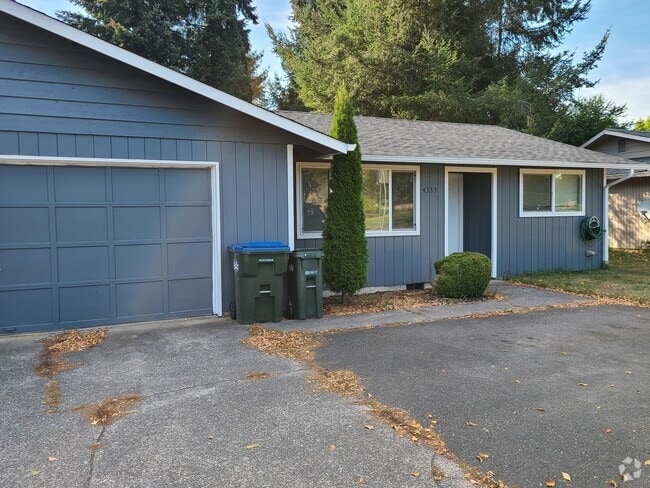 Building Photo - 4333 Ruddell Rd SE Rental