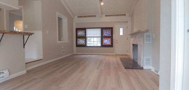 Photo - 4425 N 105th St