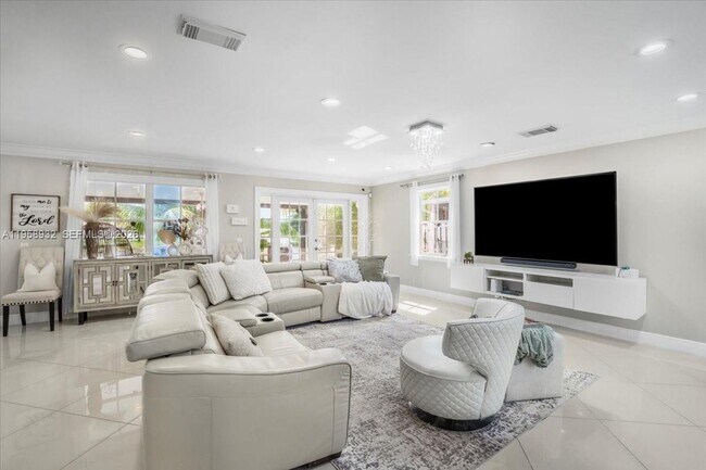 Photo - 1820 Vista Way