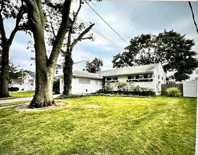 Photo - 208 Broadway House
