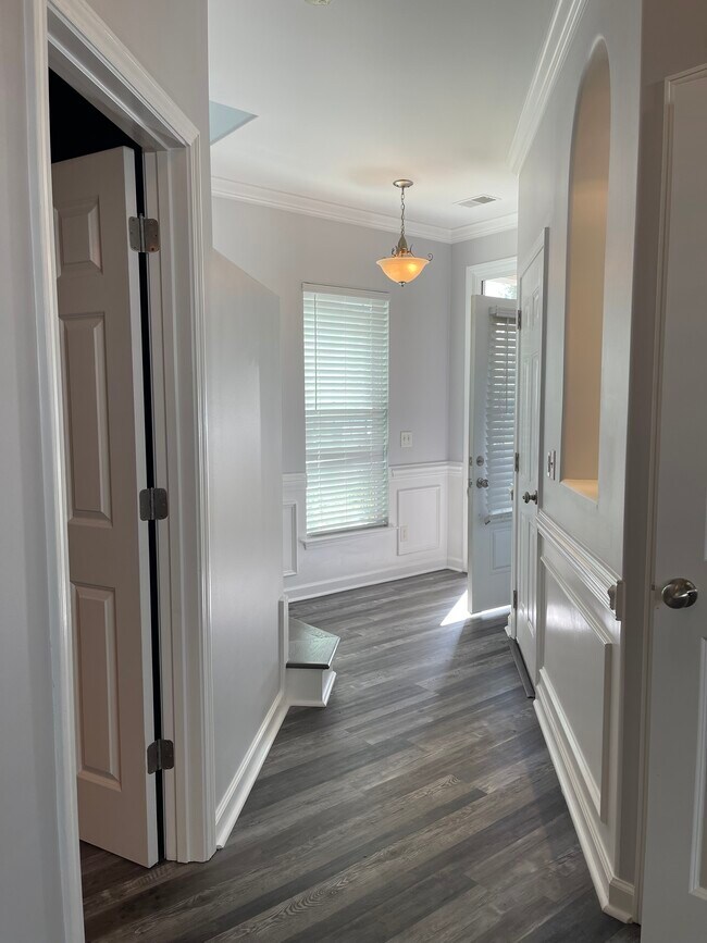 Photo - 320 Summer Hill Way