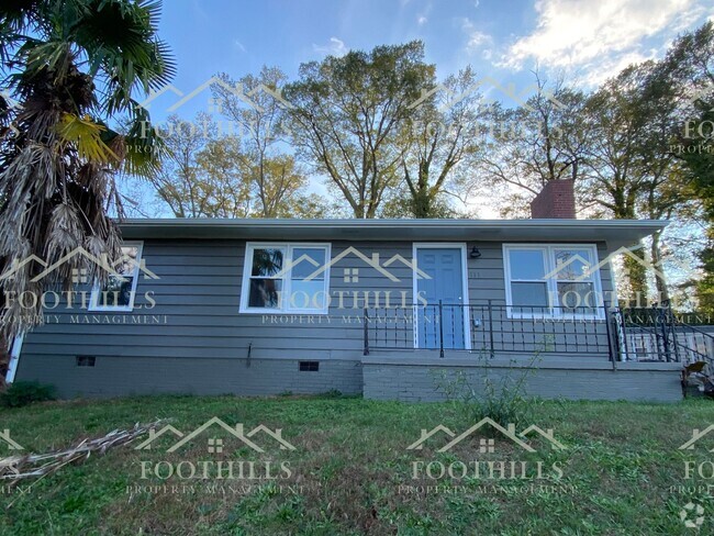 Building Photo - Fully Renovated 3-Bedroom Home - Walking D...