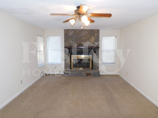 Photo - 3931 Springleaf Dr