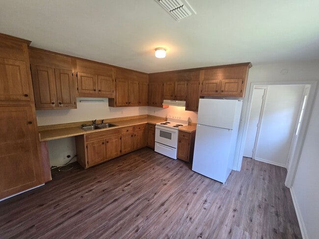 6312 Commons Ct