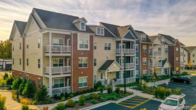 Eastbanks of Lake Zurich - Eastbanks of Lake Zurich Apartments