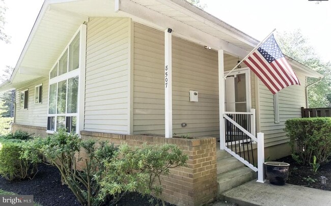 Photo - 8507 Marquette St