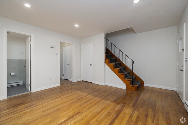 2BR, 1.5BA - 1300SF - Living Room - 20 N Taylor Condos