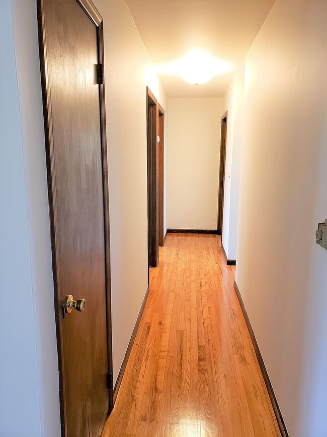 Building Photo - 252 W Hegel Ave Rental