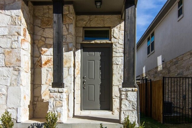 Photo - 3240 E Whitestone Blvd