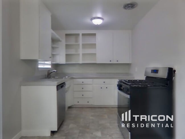 Photo - 6900 Coronation Ct