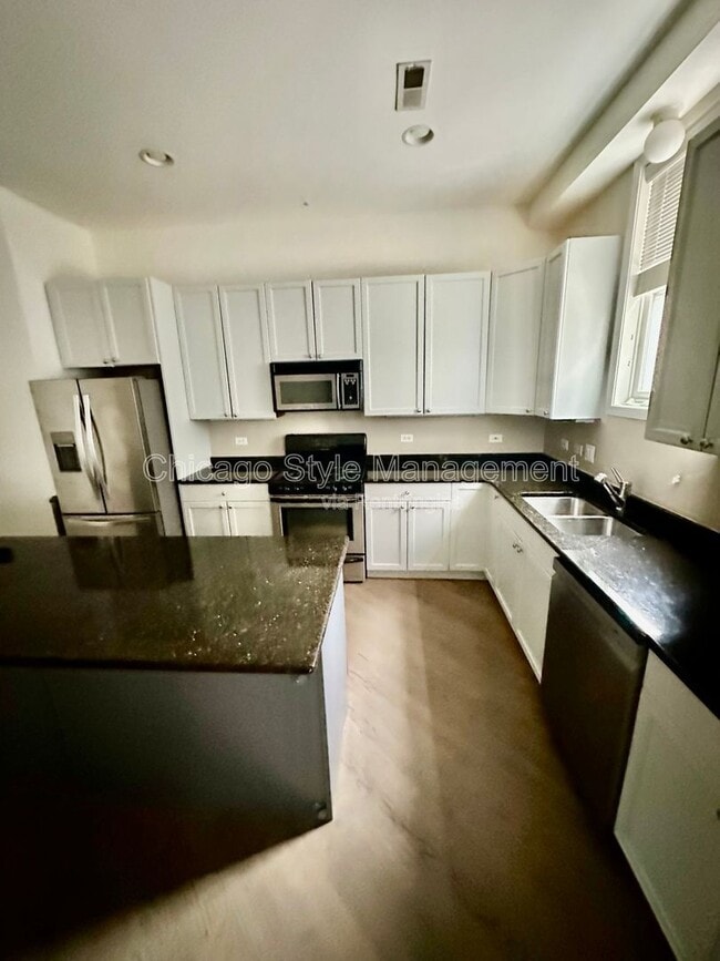 Photo - 1761 W Morse Ave