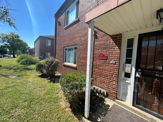 Building Photo - 107 N Hampton Rd