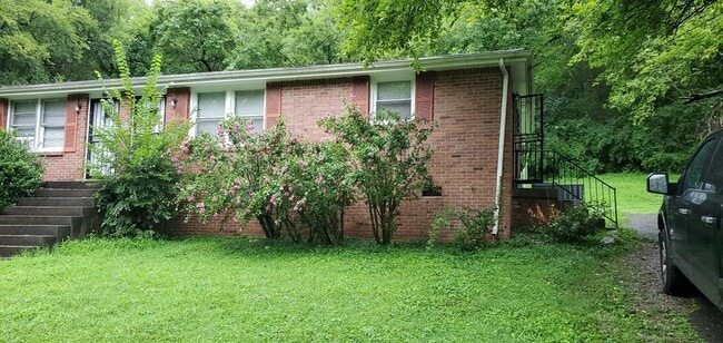 Photo - 297 McGavock Pk